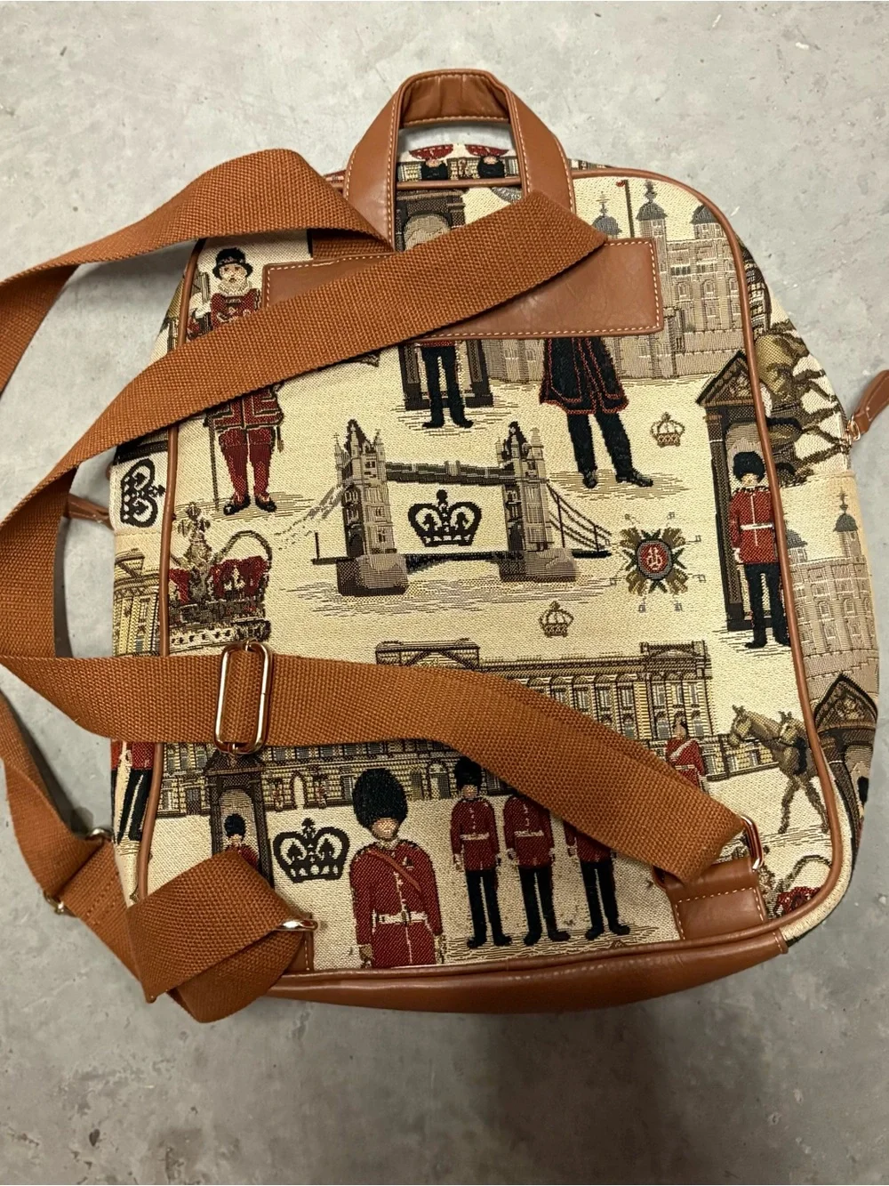 Vintage-Style Cream ROYAL GUARD - DAYPACK- SIGNARE TAPESTRY•